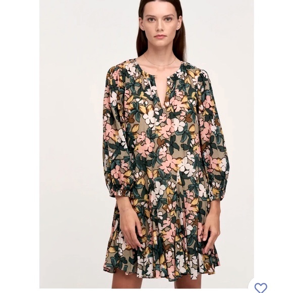 Velvet by Graham & Spencer Dresses & Skirts - Velvet by Graham & Spencer Keelin Mini Dress, size M